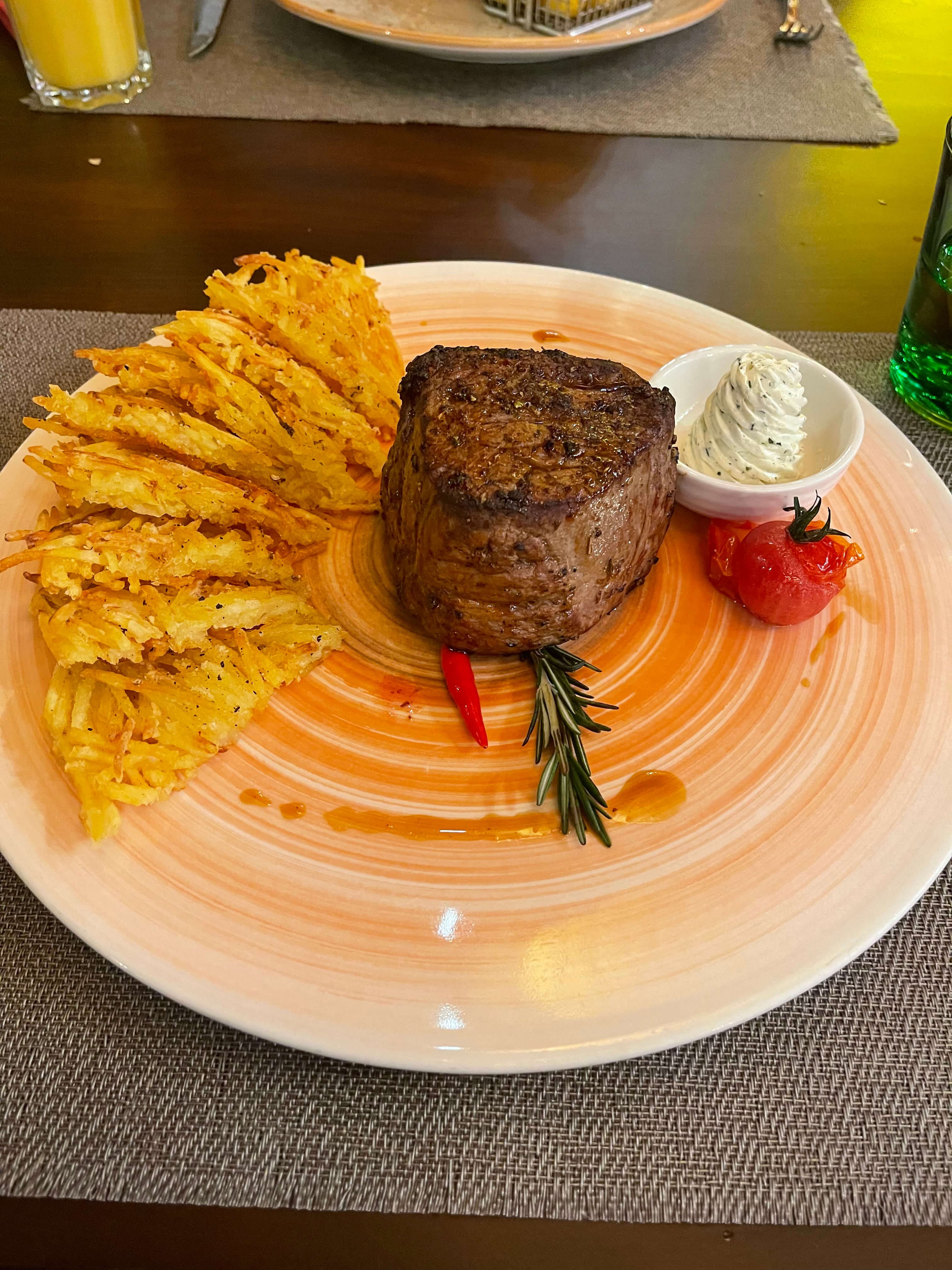 Maison Royale Burger & Steakhouse